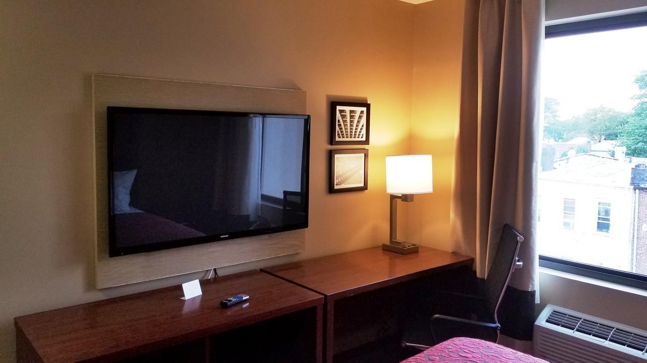 Days Inn By Wyndham Brooklyn Marine Park New York Exterior foto