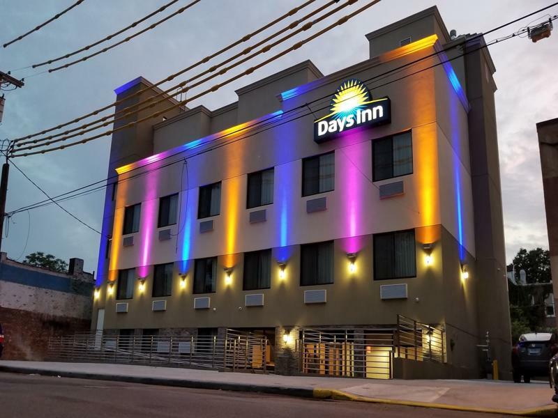 Days Inn By Wyndham Brooklyn Marine Park New York Exterior foto